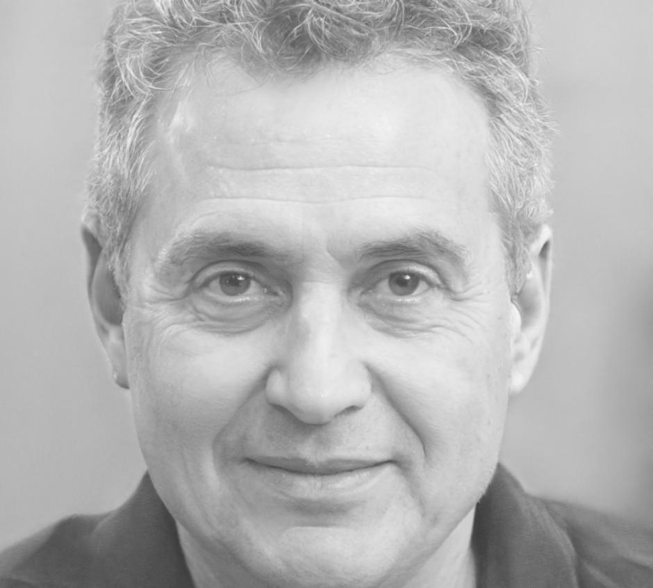 Miembro del equipo sindorevia especialista en análisis financiero